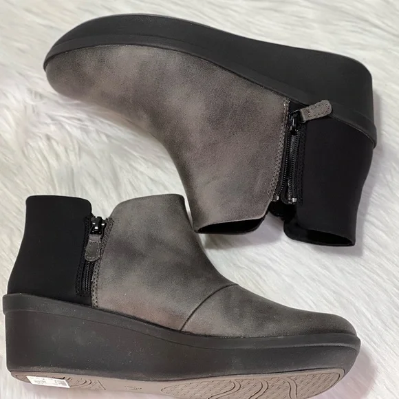 Clarks Cloudstepper Women's Step Rose Up Booties <wide fit> - Picture 5 of 11